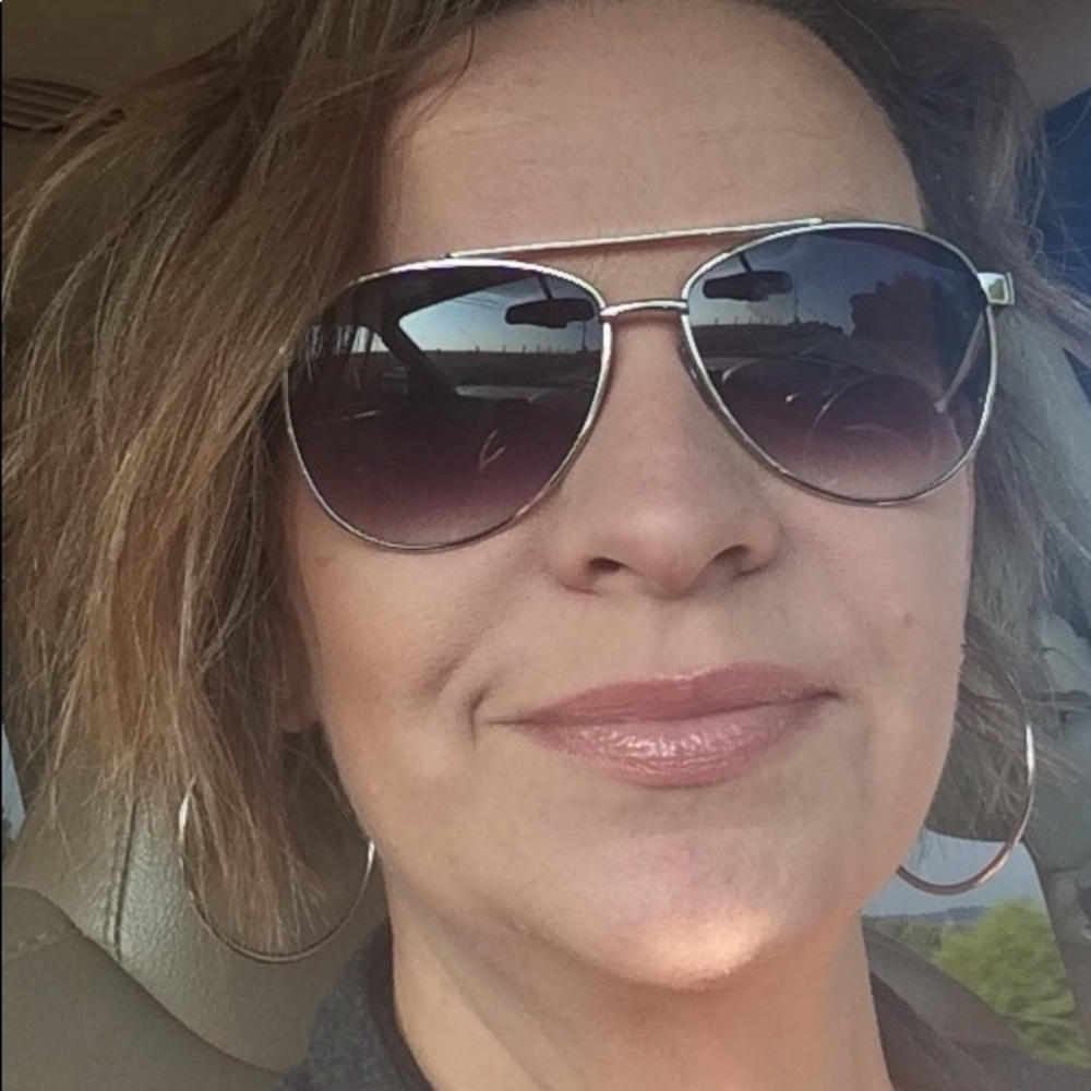 Meet your Posher, Anita